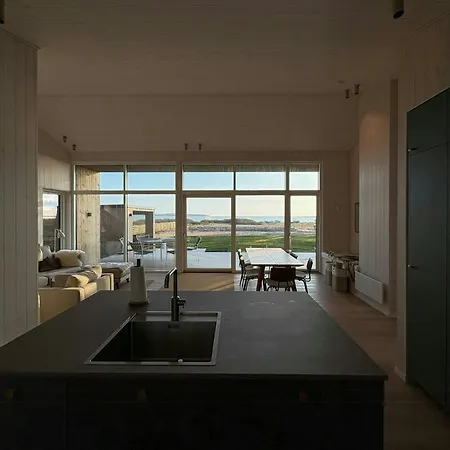 בית נופש Architect-designed House By The Sea *