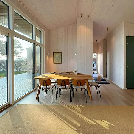 Architect-designed House By The Sea 펜션 Knebel