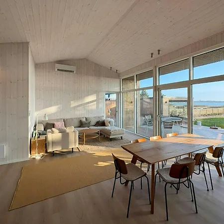 Architect-designed House By The Sea Knebel