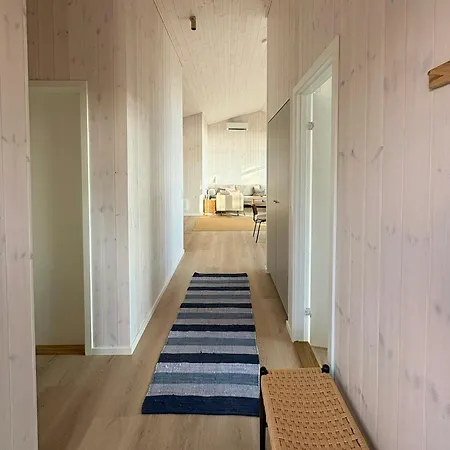 Architect-designed House By The Sea 펜션 Knebel