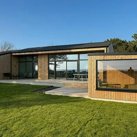 Architect-designed House By The Sea *
